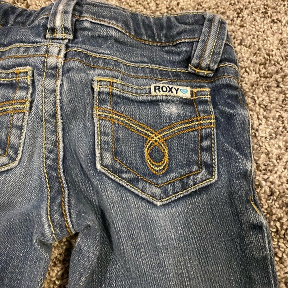 Roxy Girls Sz 2T Jeans - Picture 3 of 4